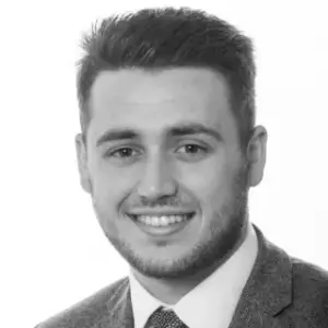 shoulder height image of alex hearn