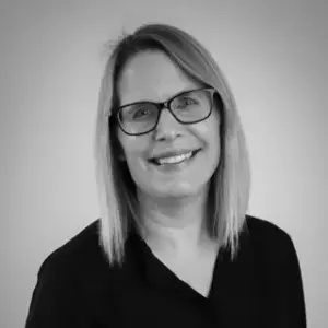 Catherine Dymond shoulder height photo