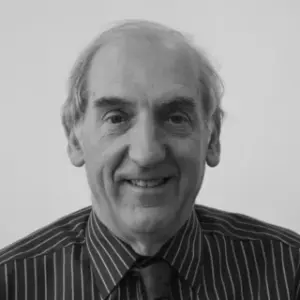 shoulder photo of Chris Yewdall