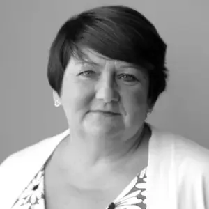 shoulder height image of erica manderfield