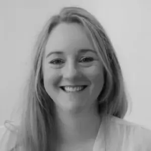 shoulder height image of lara serbert-smith