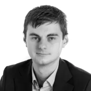 Shoulder height photo of Luca Cobelli