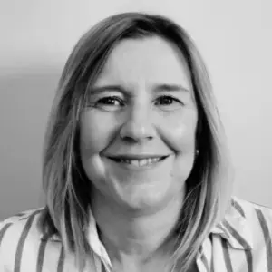 shoulder height image of Lynda Rainford