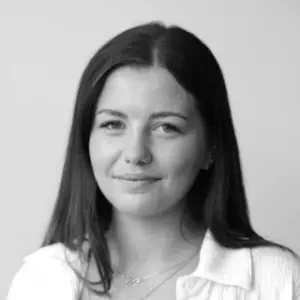 Shoulder height photo of Amelia Applewhite