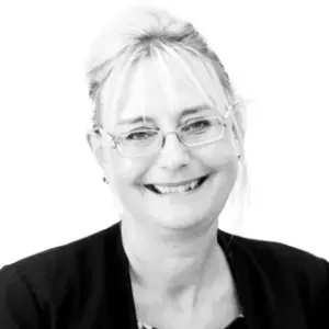 shoulder height image of nicky harris