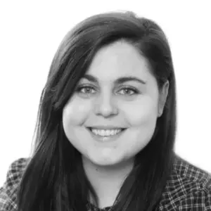 Sarah Donnelly shoulder height photo