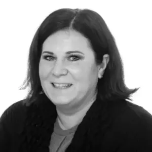 Selina Doggett shoulder height photo