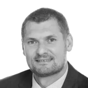 shoulder height image of ben halstead